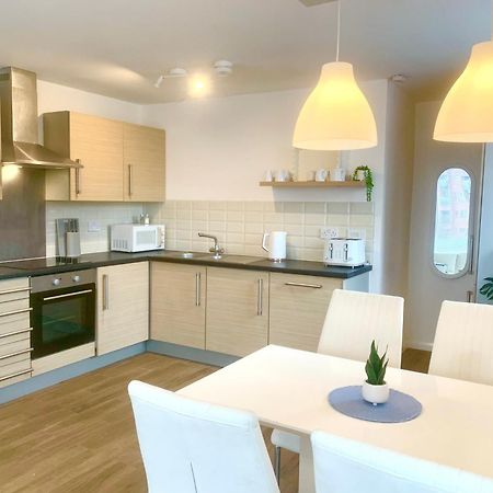 Large Modern 3 Bedroom City Centre Apartment ,Free Parking Liverpool Kültér fotó